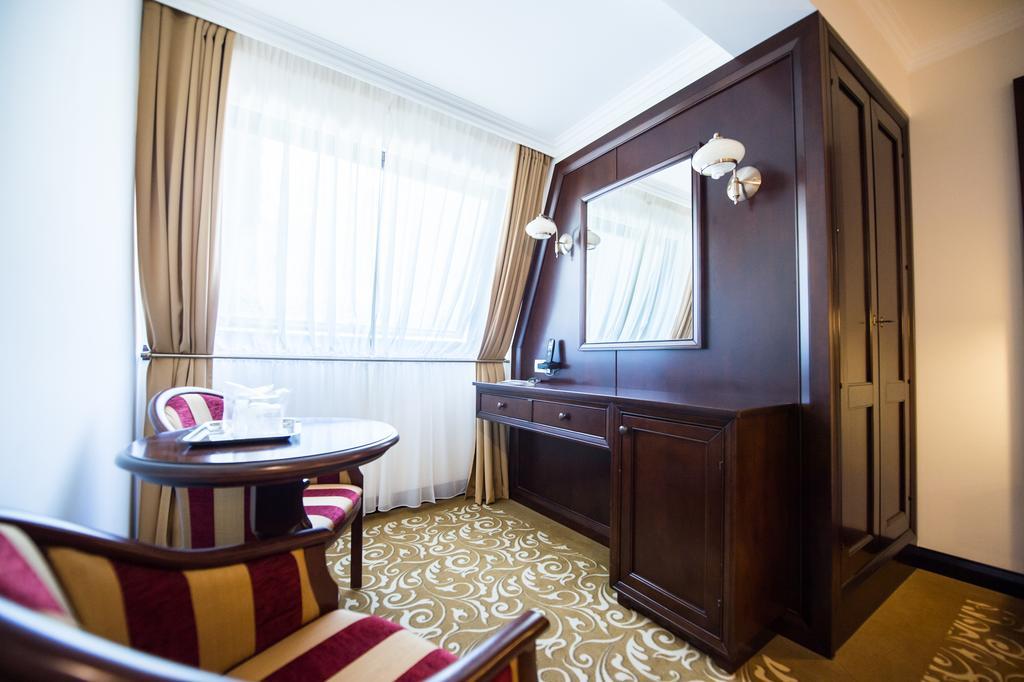 Hotel Silva Буштени Экстерьер фото